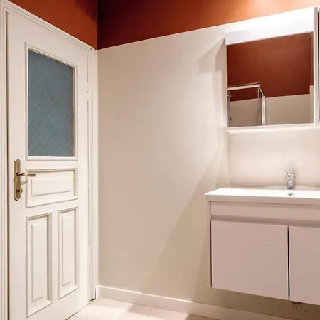 Urban Balcony - Close To Taksim Apartman *