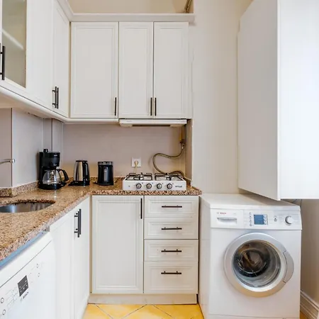 Urban Balcony - Close To Taksim