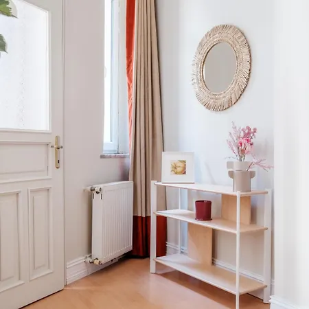 Urban Balcony - Close To Taksim *